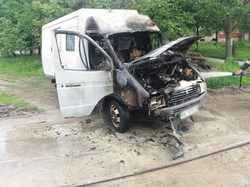 У Львові згорів вантажний автомобіль (ФОТО)