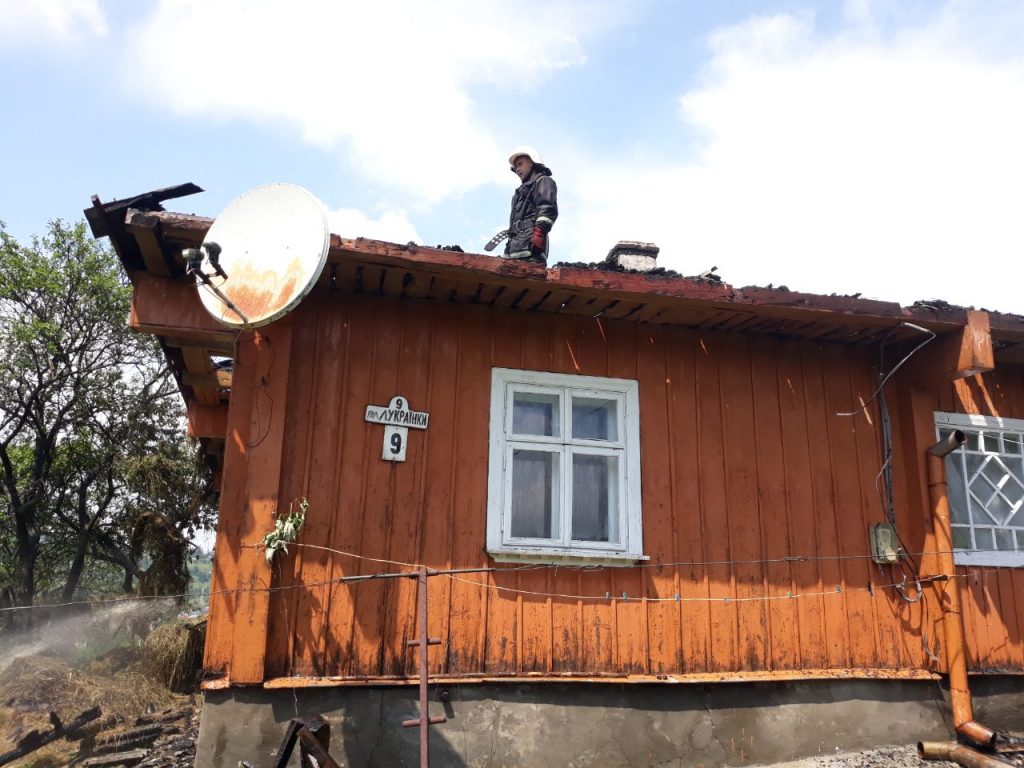 У Сколівському районі згорів житловий будинок (ФОТО)