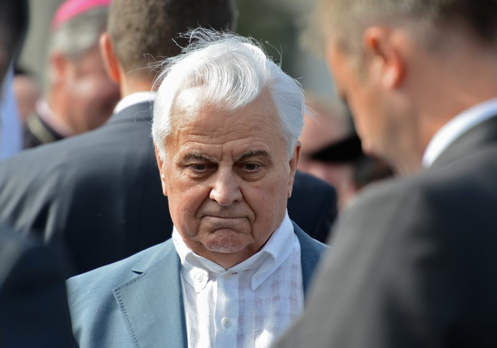 “Відчуваю загрозу”: Кравчук зізнався, що лягає спати з пістолетом