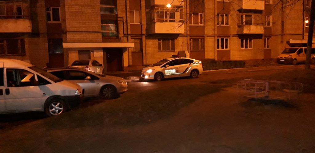 Депутатові Мурованської ОТГ пошкодили автомобіль вночі перед бюджетною сесією (ФОТО)