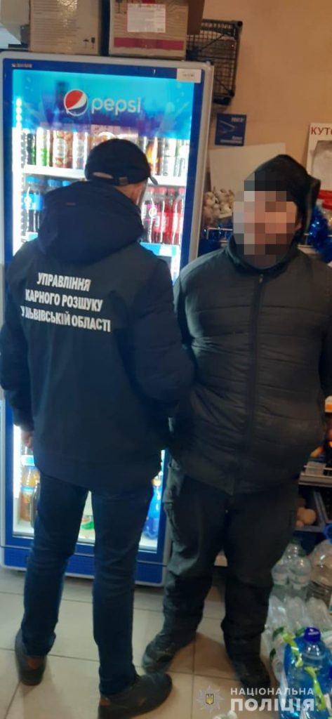 У Львові грабіжника магазинів зловили “на гарячому” (ФОТО)