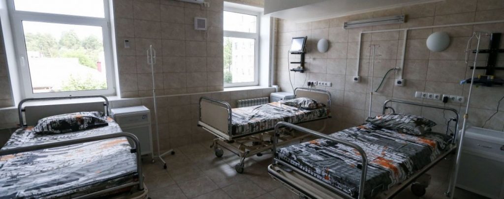 У Чернівцях з лікарні виписали дитину, яка вилікувалася від коронавірусу