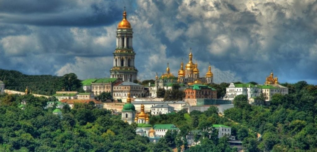COVID-19 “косить” Лавру: вже двоє людей загинули