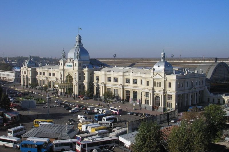 У Львові повідомили про замінування вокзалу: перші подробиці
