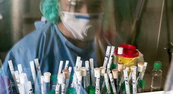 Майже 5 тис. нових хворих за добу: де найактивніше поширюється COVID-19