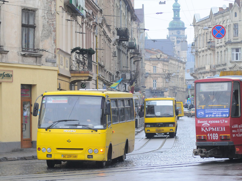 У львівській маршрутці розгорівся скандал через пільговий проїзд: що відомо