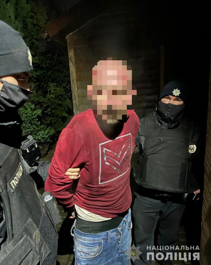 На Закарпатті чоловік убив двох дітей своєї співмешканки, сама жінка перебуває у реанімації
