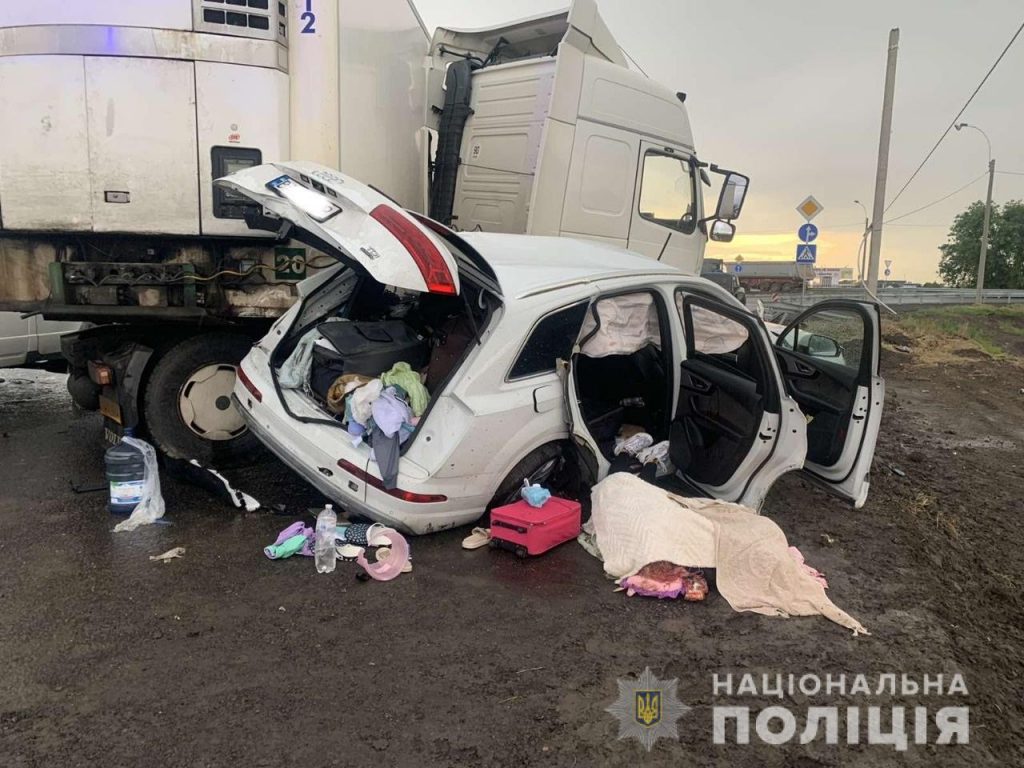 У жахливій автокатастрофі загинуло подружжя “свободівців” і їхня 6-річна донечка (ФОТО, ВІДЕО)