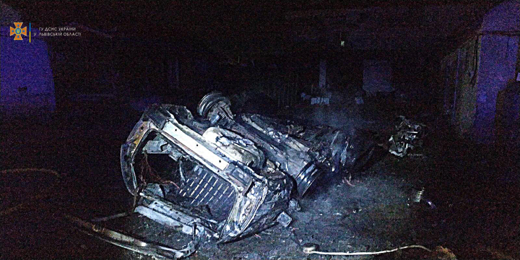“Автомобіль згорів повністю”: на Львівщині сталася жахлива пожежа