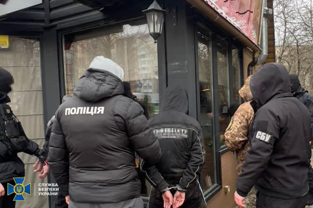 На Заході України СБУ викрила злочинну банду, яка вимагала гроші у пораненого воїна ЗСУ (ФОТО)