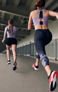 спортивні топи для жінок 