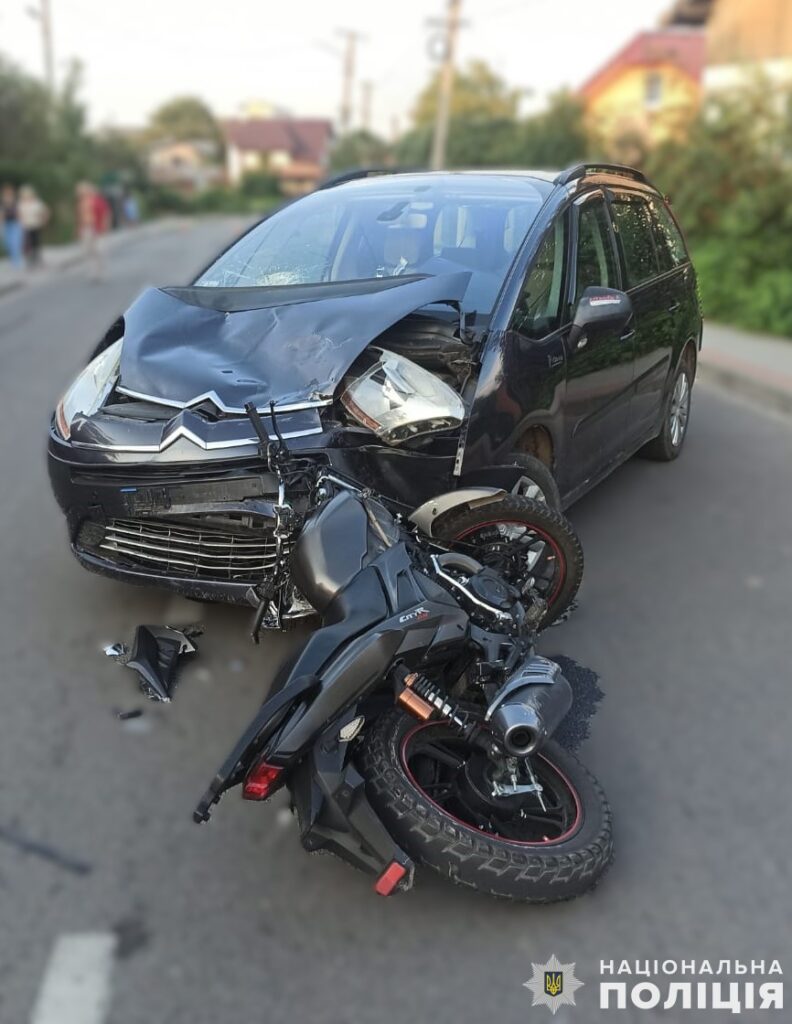 17-річний мотоцикліст потрапив в реанімацію внаслідок ДТП у Бориславі (ФОТО)