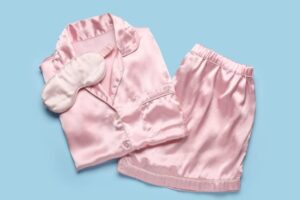 переваги шовкової піжами для шкіри