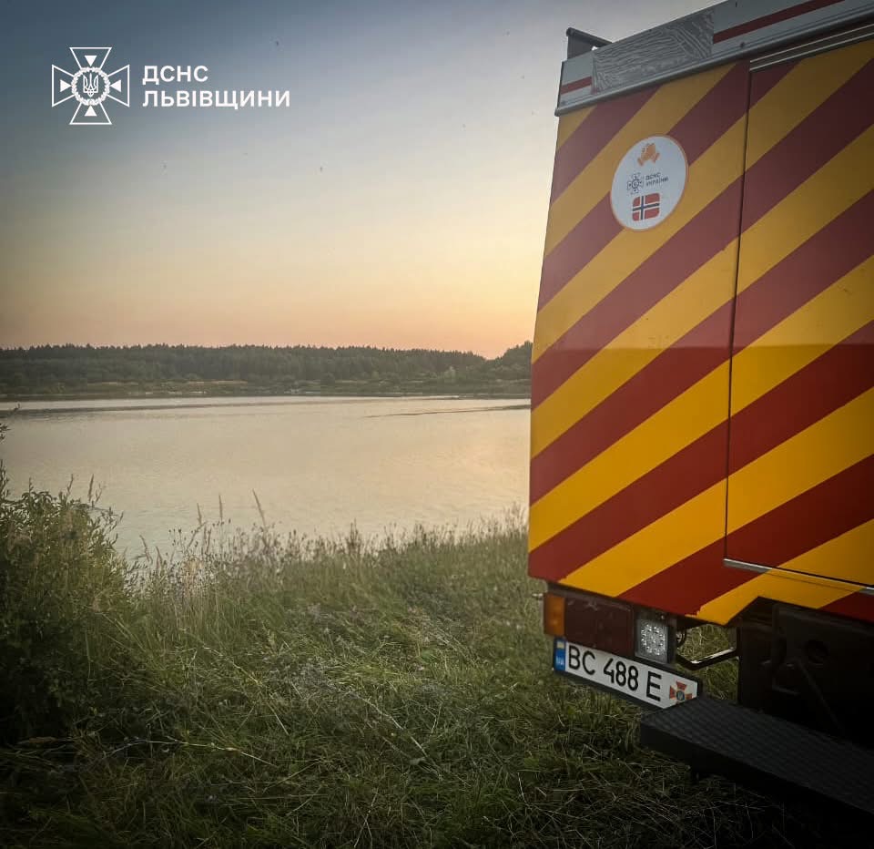 На Львівщині в озері втопився 23-річний хлопець