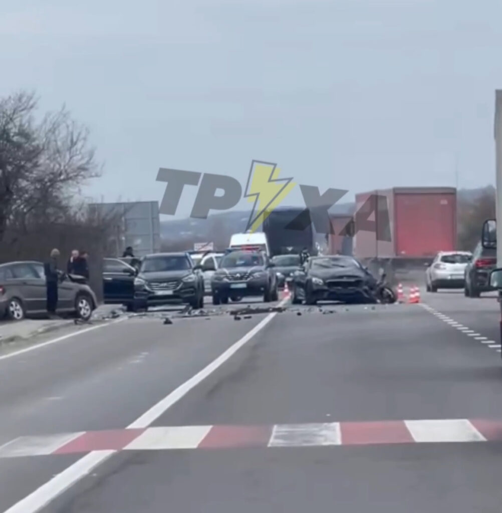 Автотроща на Львівщині практично зупинила рух міжнародною трасою